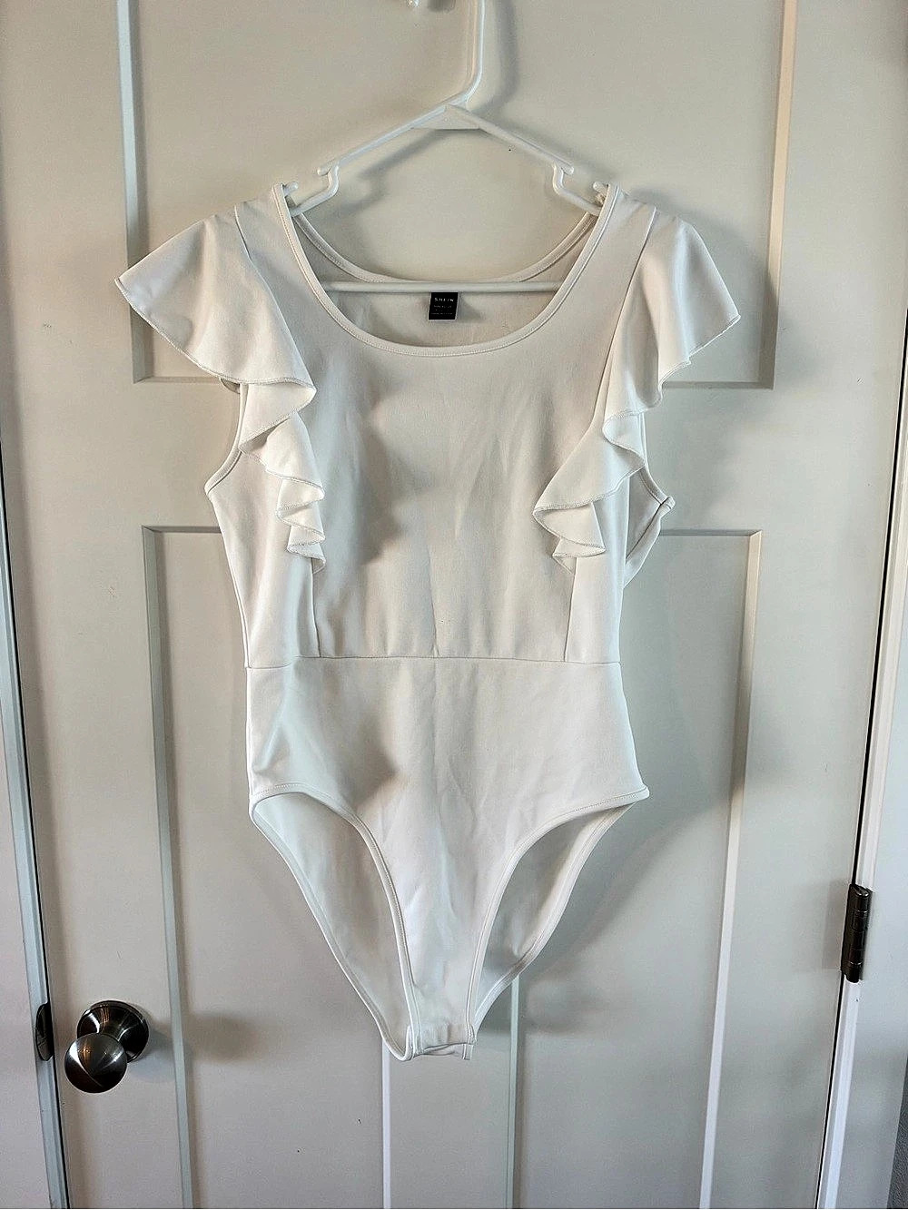 SHEIN White Ruffle Sleeve Bodysuit Size Large Like New